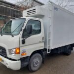 نمای جانبی کامیونت یخچال‌دار هیوندا